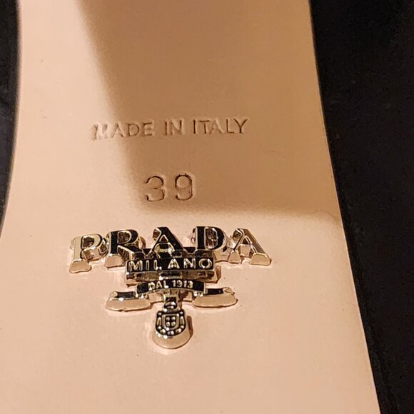 Excellent EU39 PRADA Platform Sandal Black Suede Scalloped - Picture 8 of 8